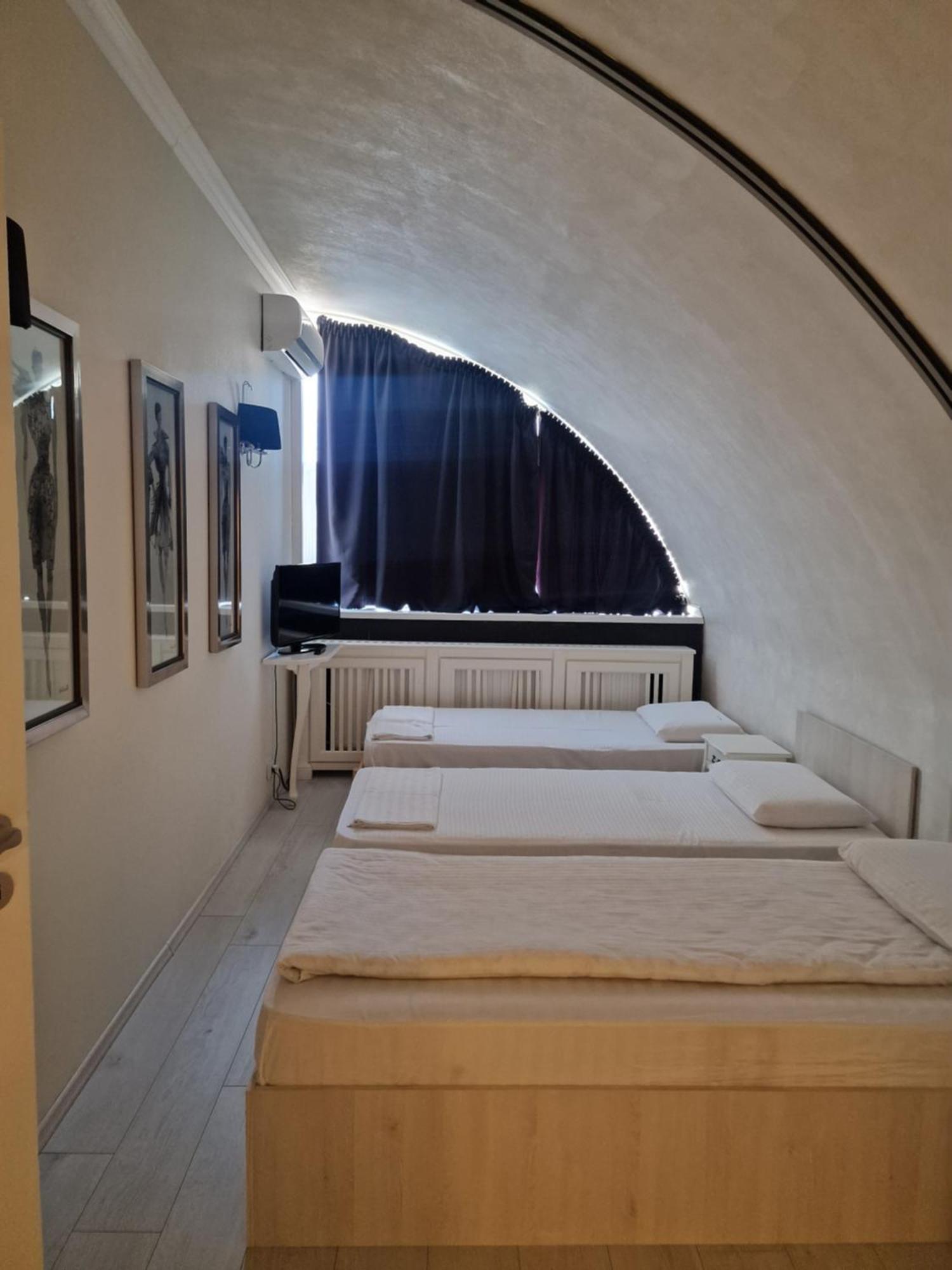 Hotel Jolie Apartments Galati  Room photo